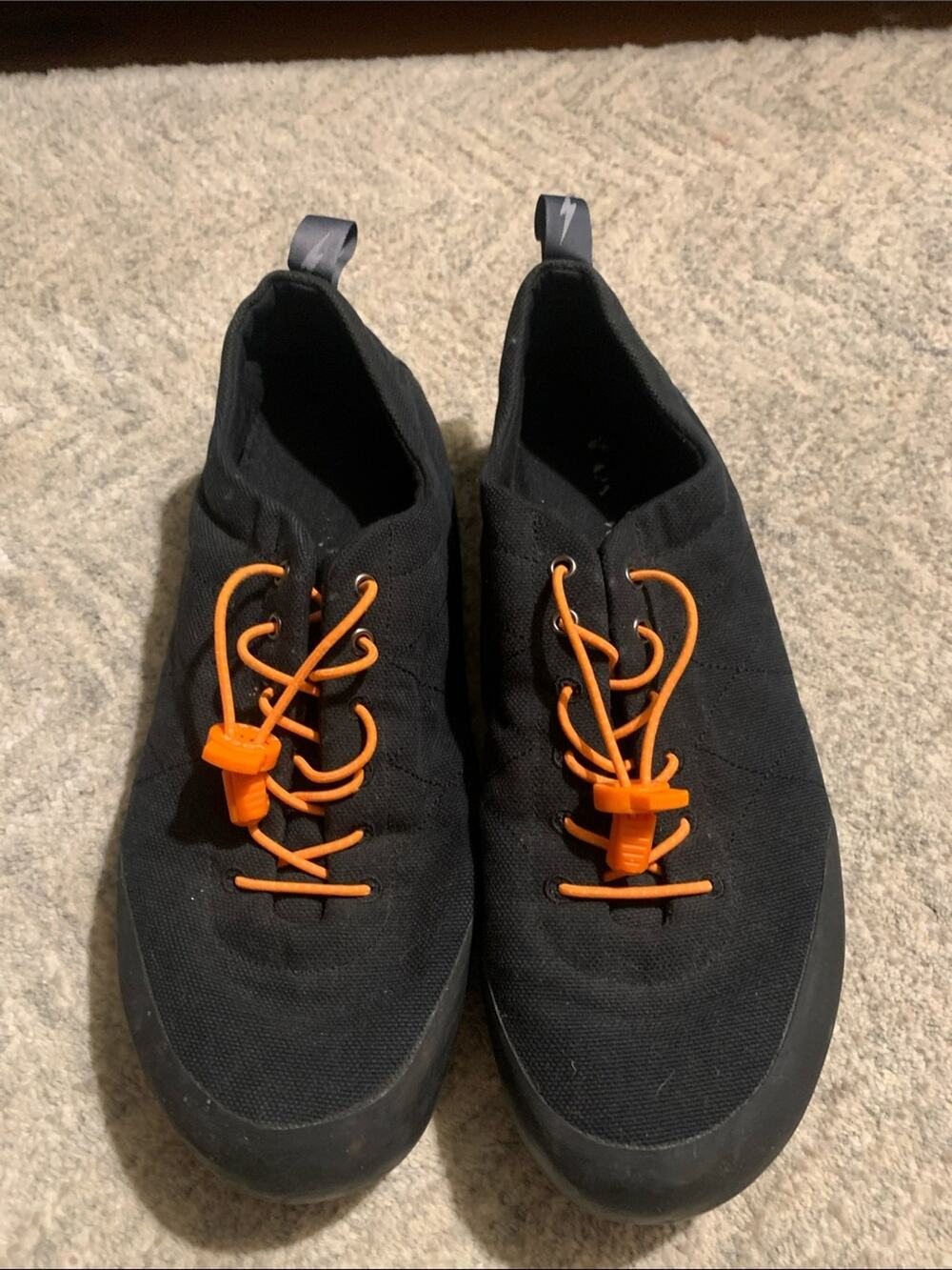Evolv Cruzer Psyche Street Men’s Black Athletic Shoes with Orange Laces